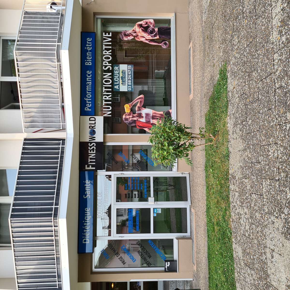 [Business] Un local commercial avec vitrines – Illkirch / route de Lyon - nos locations - Beausite Immobilier 1
